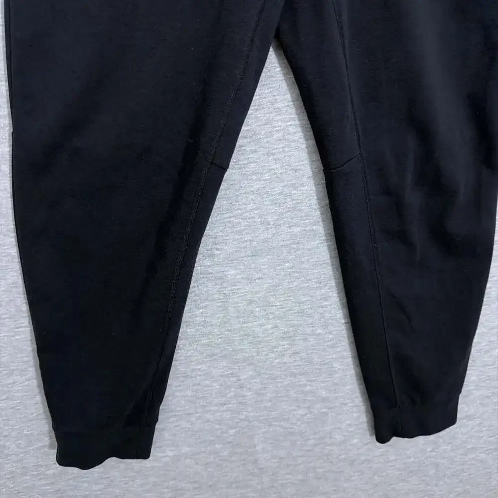 Nike Men's Size Small Black Terry Primary Dri-Fit UV Versatile Jogger Pants